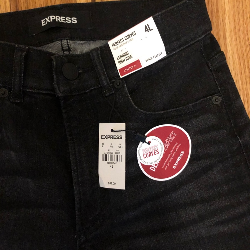 NWT EXPRESS black legging high rise 4long